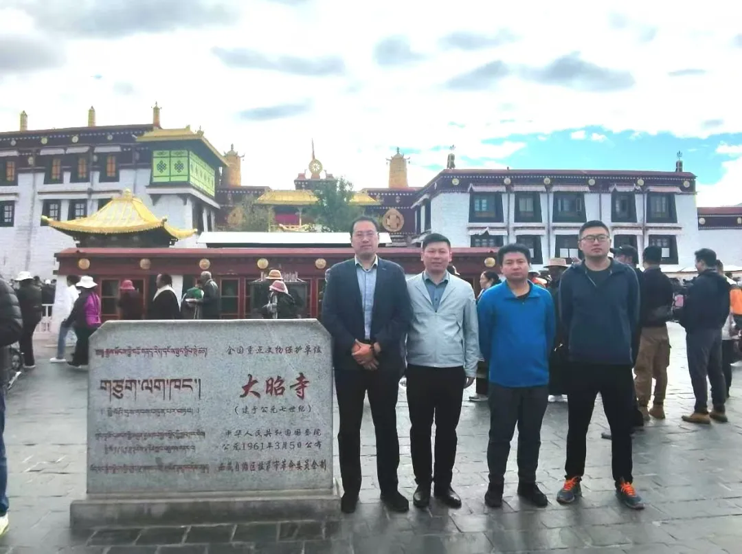 百靈科技參觀大昭寺：汲千年建寺智慧，促企業(yè)轉(zhuǎn)型發(fā)展